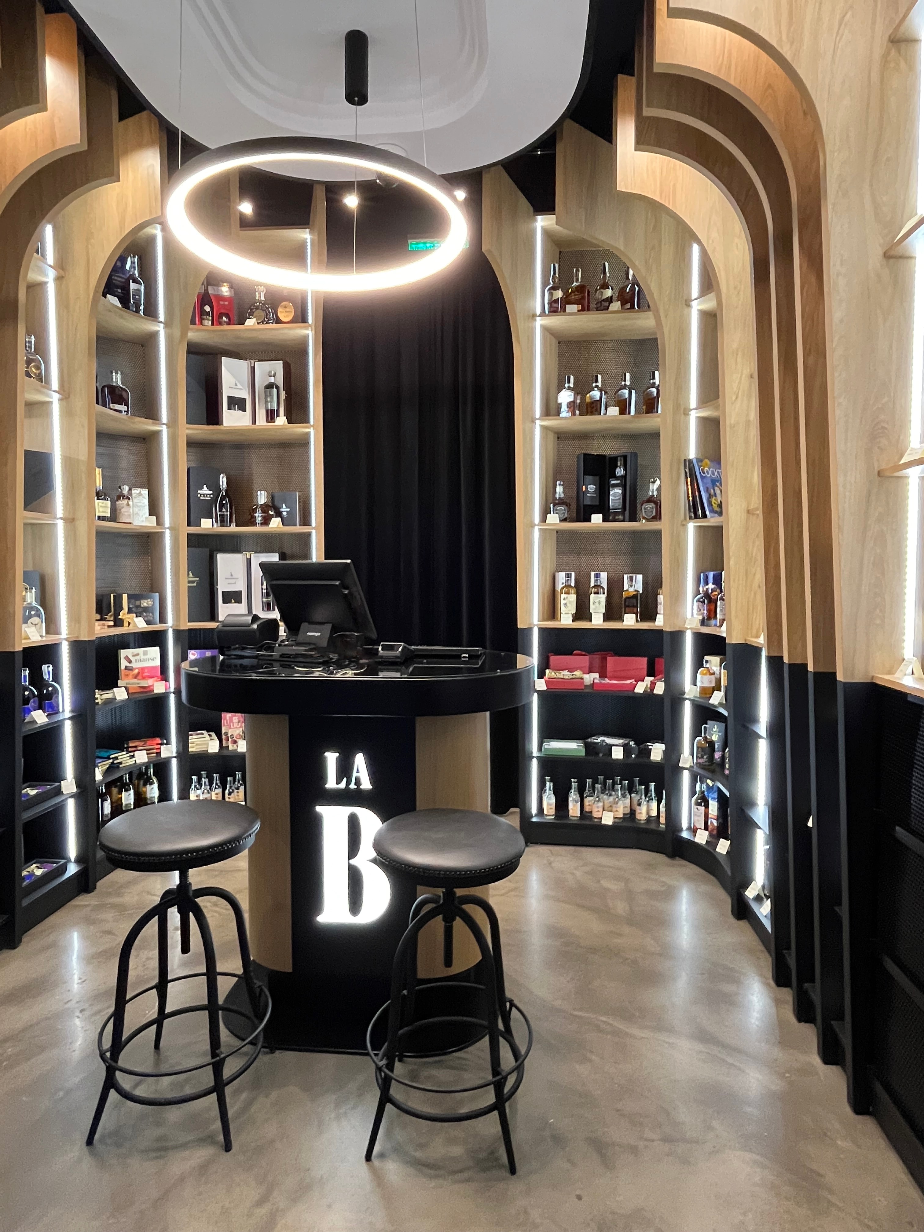 Enoteka La Botilleria image 4