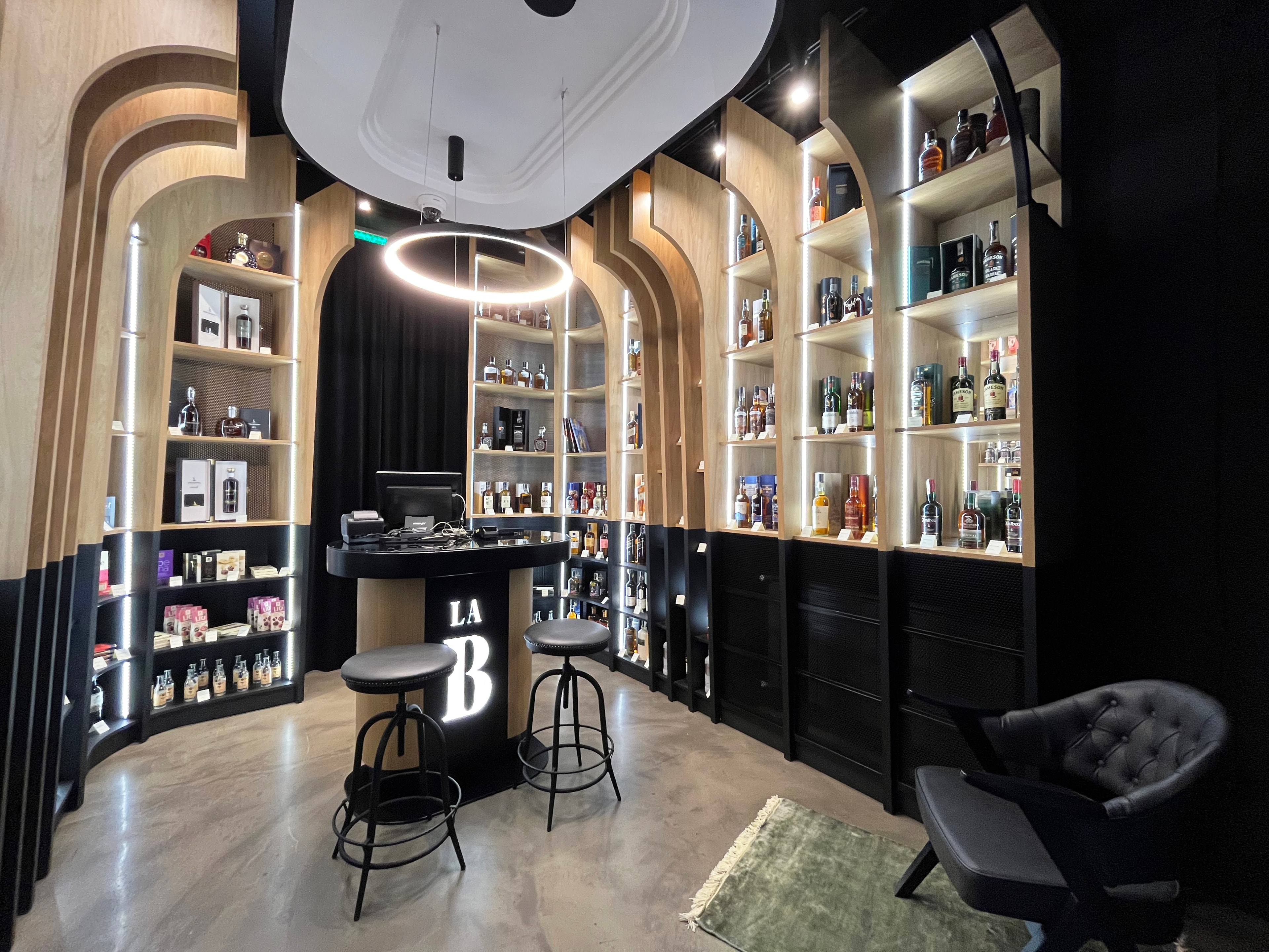 Enoteka La Botilleria image 6