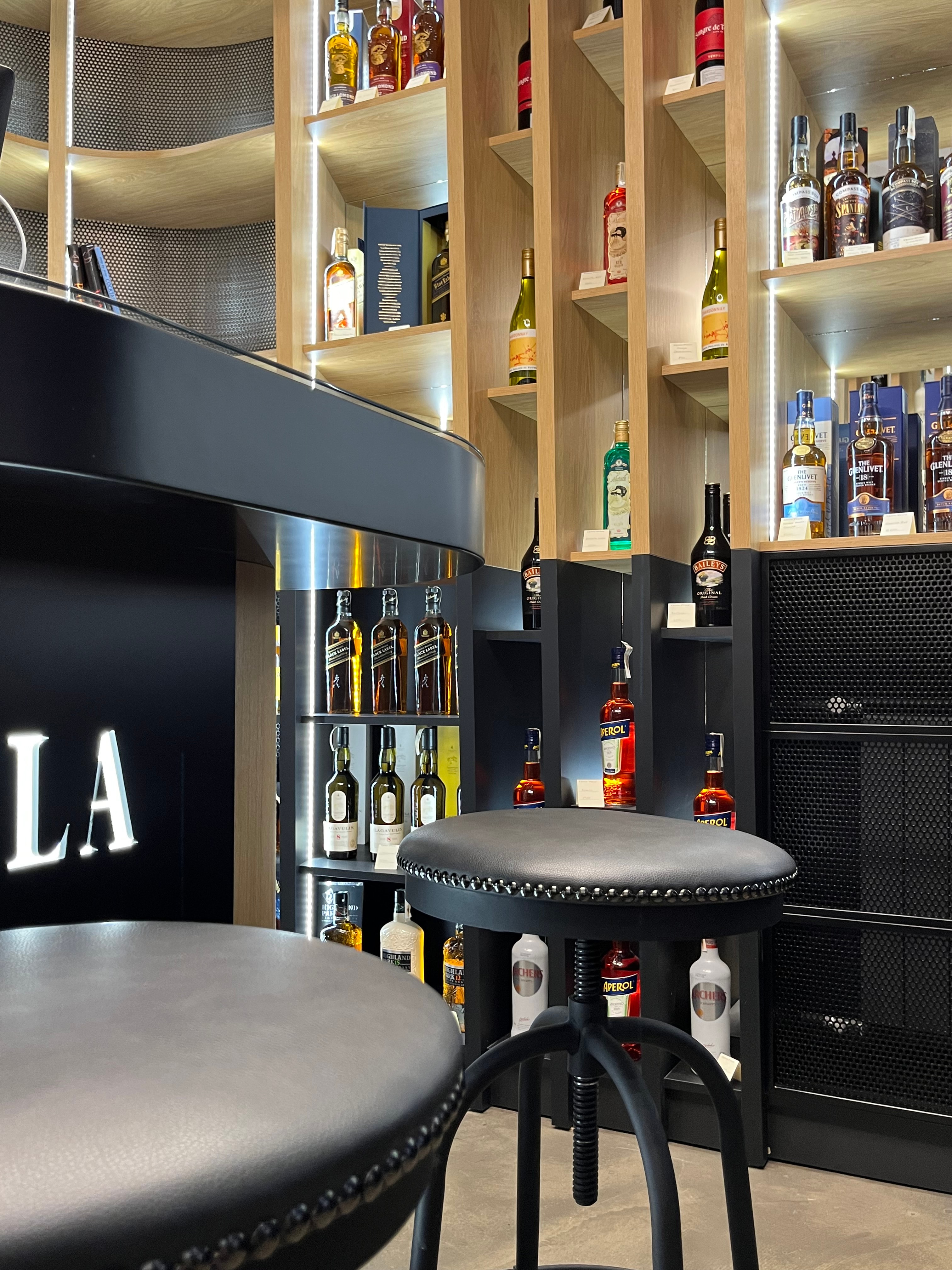 Enoteka La Botilleria image 15